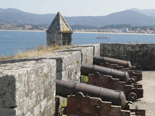 baiona fort de monterreal
