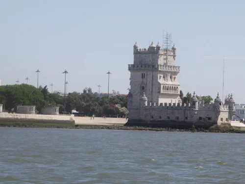 Torre de Belém depuis le Tage